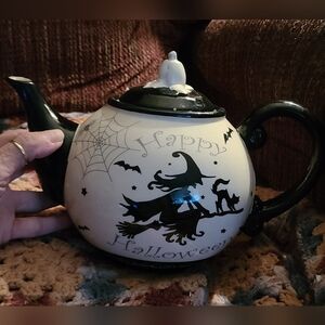 Potter's Studio Ceramic Halloween Witch & Cat On Broomstick Teapot